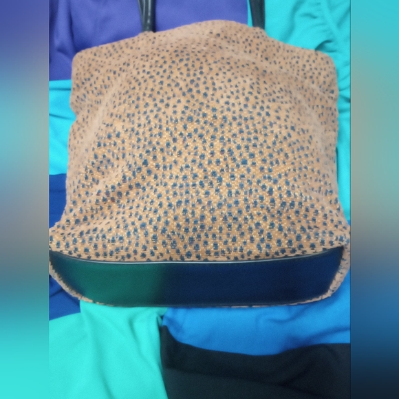 Chief Value Animal Printed Tote - Picture 2 of 6